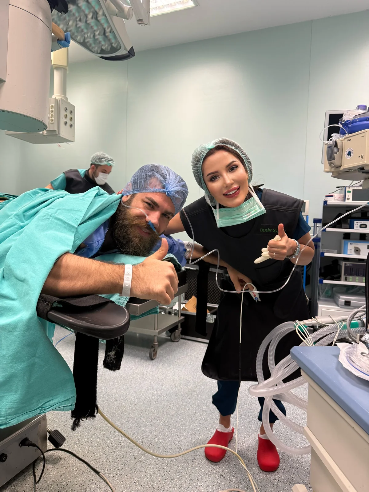 Dr. Serap Erkeç Alkan in the treatment area of her clinic